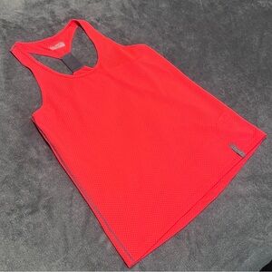 NEVER WORN UNDER ARMOUR Bright Neon Pink
Breathable Mesh Racerback Tank